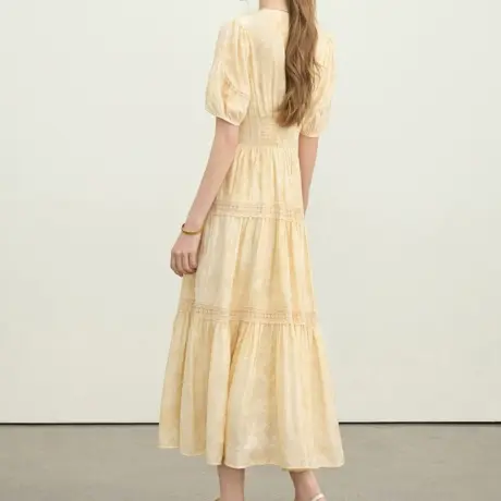 首尚格释2025夏季新品时尚刺绣炒色工艺v领气质过膝天丝连衣裙女商品大图