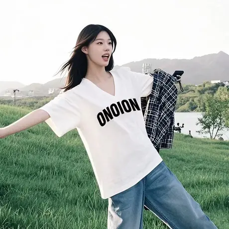 欧洲站白色正肩短袖V领t恤女小个子夏季港风半袖chic上衣大码ins商品大图