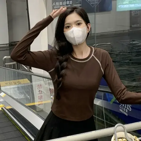 KWV真维斯咖色长袖t恤女2025新款春秋季内搭修身内搭打底衫女款商品大图
