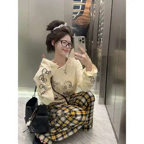 薄款卡通印花防晒长袖T恤女秋季新款宽松慵懒风小心机罩衫上衣ins图片