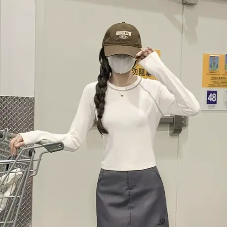 KWV真维斯长袖t恤女美式辣妹修身上衣内搭2025春秋新款打底衫商品大图