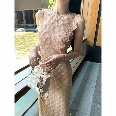 韩语琳  7/08 新中式卡其色无袖重工立体装饰连衣裙女2025新款商品大图