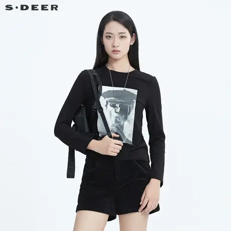 sdeer圣迪奥冬季女装休闲圆领人像印花长袖短款棉质T恤S20480210图片