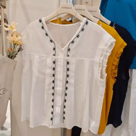 韩系复古刺绣V领小飞袖衬衫女2025夏季气质减龄时尚百搭小衫上衣商品大图
