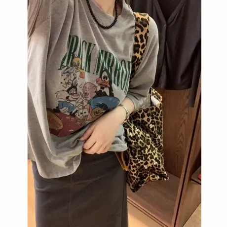 卡通独特别致印花超好看设计感小众2025新款大码短袖t恤女装上衣图片