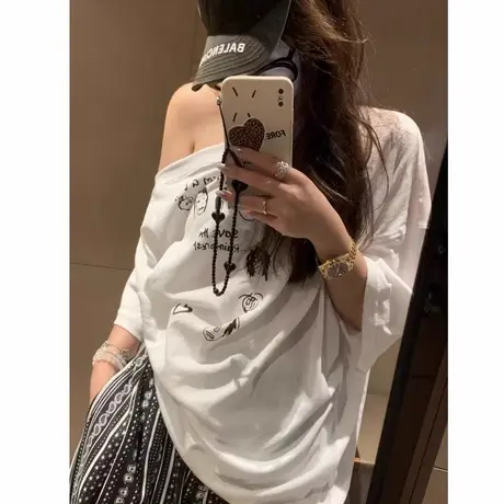 韩国东大门2025夏新款涂鸦斜肩t恤女宽松显瘦慵懒风短袖体恤上衣商品大图