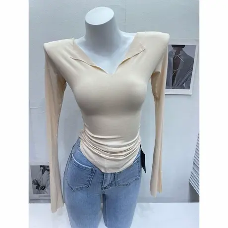 心水单品~纯欲气质显身材V领长袖T恤女修身收腰紧身打底衫上衣春图片