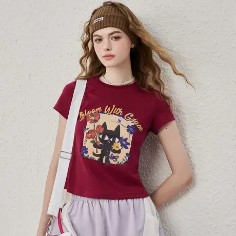 a02设计感短款正肩个性印花短袖上衣夏季休闲百搭女式T恤图片