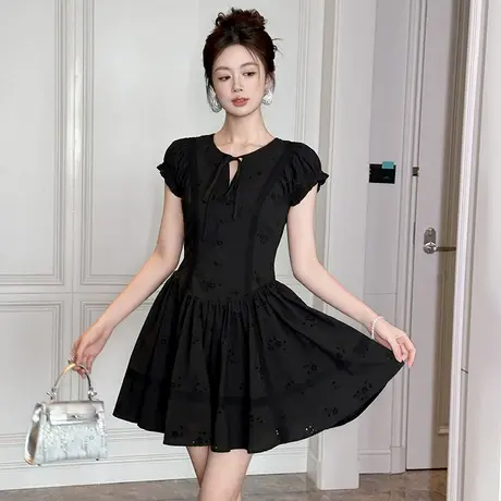 轻奢显瘦小黑裙连衣裙商品大图