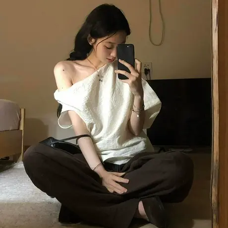 褶皱肌理感斜肩露肩短袖T恤女夏季韩版宽松不规则下摆设计感上衣商品大图