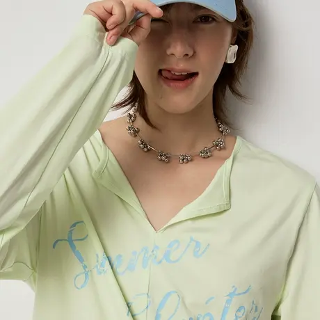 omont蛋挞家 V领印花长袖T恤夏新款莫代尔宽松休闲物理防晒打底衫商品大图