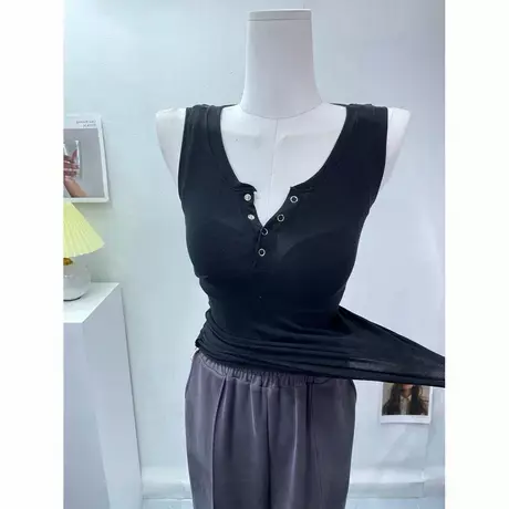 又辣又欲～薄款微透半开领无袖T袖上衣女修身性感弹力背心打底衫图片