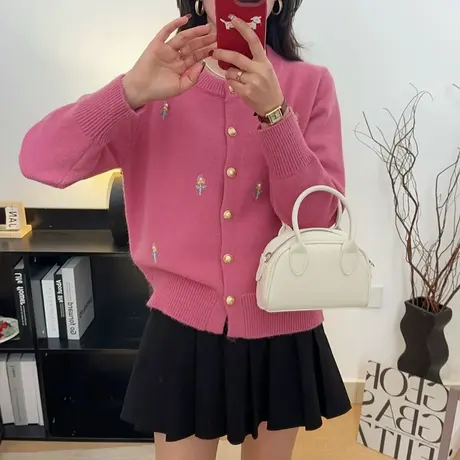 韩系早春穿搭短款刺绣针织开衫外套女毛衣春装2025年新款初春上衣商品大图