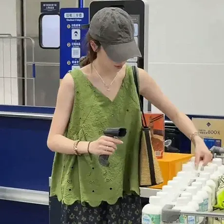 设计感小众镂空刺绣花边无袖上衣女夏季新款韩系洋气减龄百搭背心图片