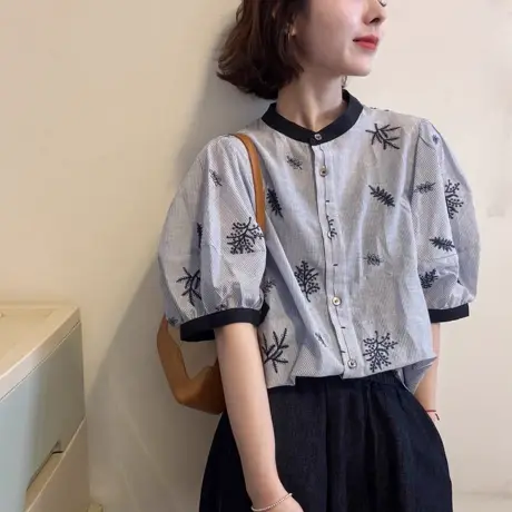 欧货时尚拼色条纹短袖衬衫女2025夏季宽松显瘦排扣刺绣泡泡袖上衣商品大图
