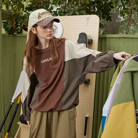 a02撞色拼接设计印花圆领长袖上衣2025春季收腰休闲百搭女式卫衣商品大图