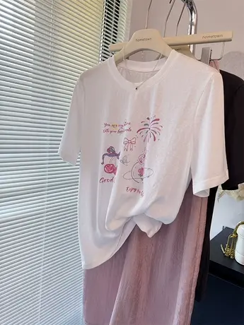 正肩凉爽宽松休闲漫画风立体钉珠拼接卡通印花雪花棉短袖T恤女薄图片