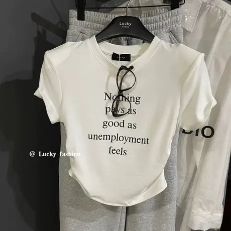 十三行美式字母短袖t恤女2025夏季新款辣妹短款收腰显瘦垫肩上衣图片