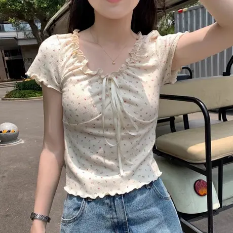2024夏季新短袖T恤木耳边设计感别致系带碎花女修身显瘦百搭上衣图片