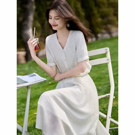 时尚气质衬衫2024年夏季新款女V领简约百搭短款温柔淑女上衣商品大图