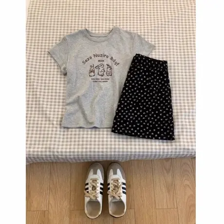 灰色正肩短款短袖t恤2025年新款修身显瘦印花超好看上衣韩系ins风商品大图