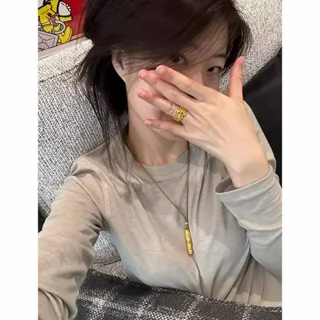 燕麦色圆领长袖内搭打底面膜T恤女春夏薄款防晒罩衫时尚简约上衣图片