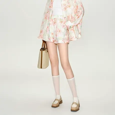 可可尼COCOON 商场同款春季松紧腰时尚裤子朦胧清透印花度假短裤商品大图