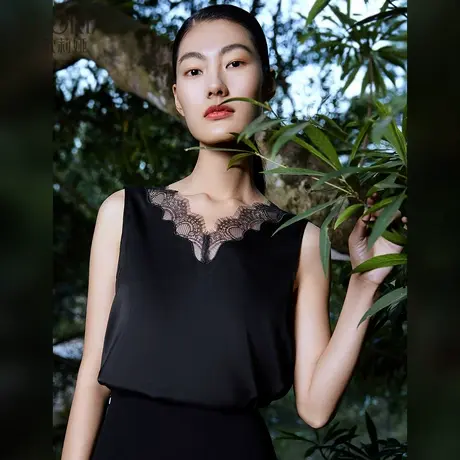 【现货】歌莉娅秋季新款真丝蕾丝背心122L3A320图片