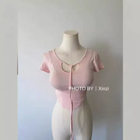 现货~韩国东大门性感系带收腰弧形下摆短袖T恤图片