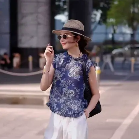 2025夏季新款时尚碎花木耳边印花上衣高级感百搭后背纽扣无袖衬衣商品大图