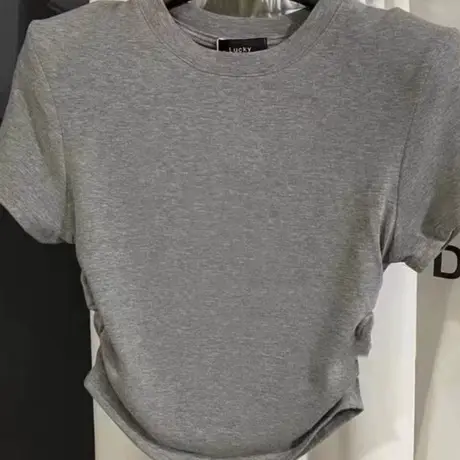 十三行2025夏季新款韩版褶皱设计高级感垫肩t恤正肩短袖显瘦上衣图片