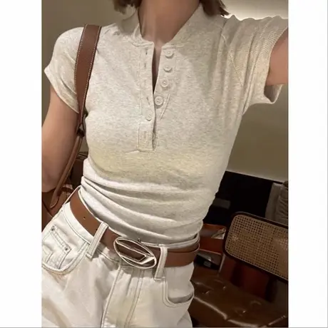 美式复古纽扣设计感小众短袖T恤女夏装修身短款小个子紧身上衣潮图片