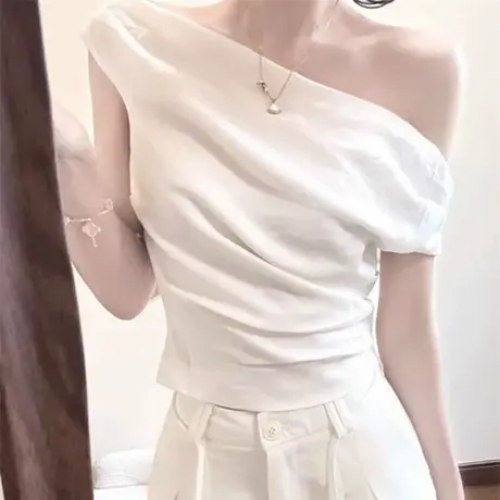 白色纯欲性感斜领露肩短袖T恤女夏季修身韩版短款小个子半袖上衣图片