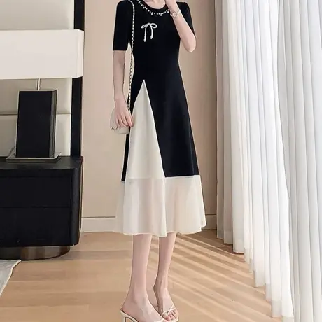 首尚格释2025夏季新品减龄洋气时尚显瘦优雅气质通勤赫本风连衣裙图片