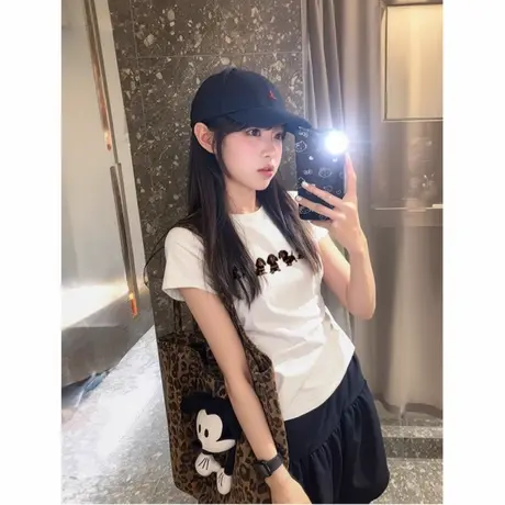 高街潮牌正肩短袖t恤女2025新款夏季穿搭修身设计感短款半袖上衣商品大图