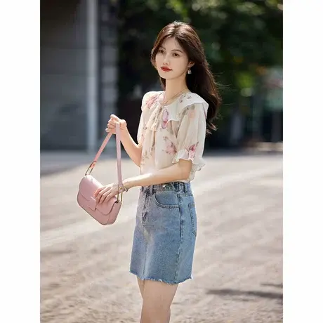 时尚气质衬衫2024年夏季新款女娃娃领减龄碎花减龄百搭个性上衣图片