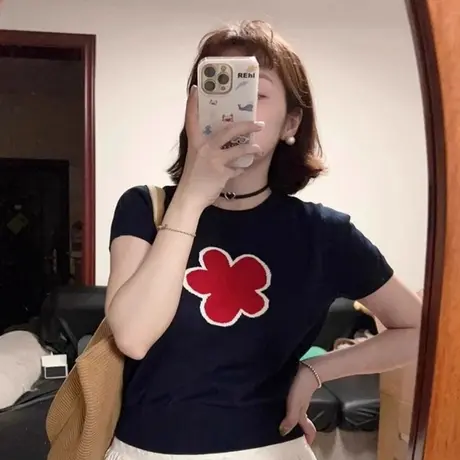 花朵针织衫正肩短袖T恤女夏季设计感显瘦超好看独特漂亮的小上衣图片