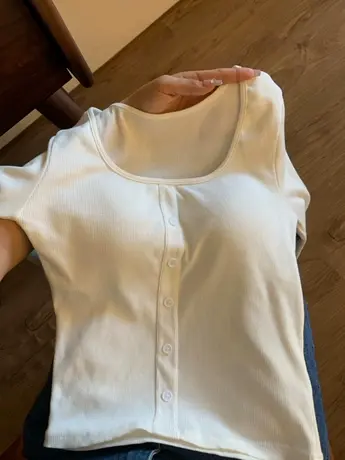 简约款永远的百搭神！白色U领打底衫早秋新款带胸垫修身长袖上衣商品大图