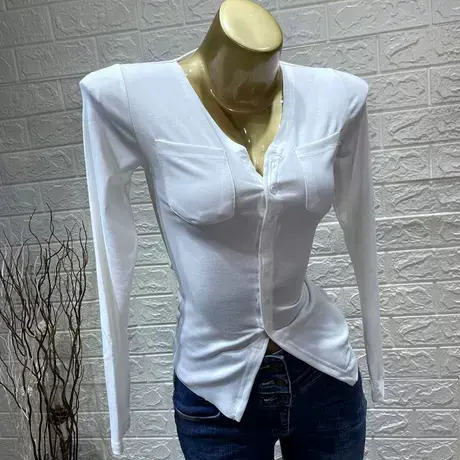 韩国ins博主洋气单排扣长袖Ｔ恤女秋季新款修身显瘦短款打底上衣图片