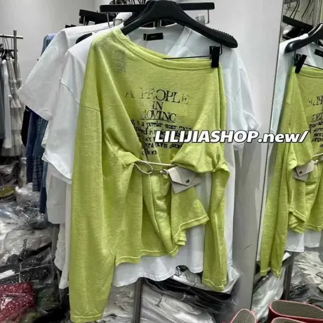 韩国东大门夏季新款印花字母斜领露肩长袖T恤女宽松薄款防晒上衣商品大图