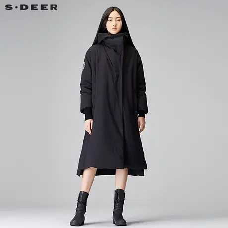 sdeer圣迪奥女休闲防风黑白连帽印胶装饰中长款羽绒服女S17482418商品大图