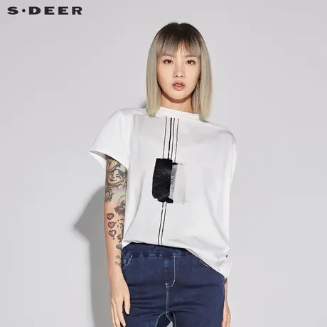 sdeer圣迪奥女装简约素白一字肩抽象印胶短袖T恤S18280178图片
