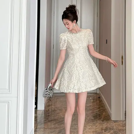 小香风设计感网纱a字连衣裙图片