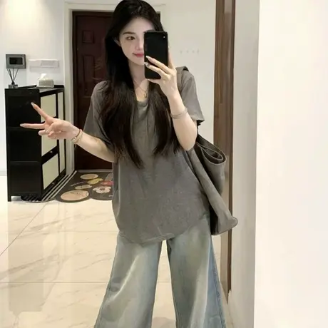 夏季2025新款V领短袖T恤女宽松韩版简约纯色打底衫内搭可外穿上衣图片