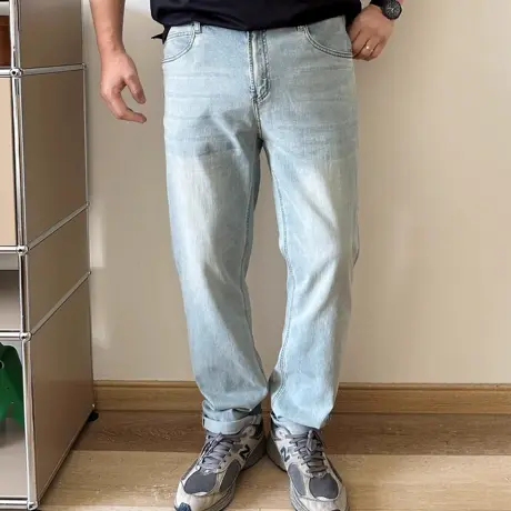 大依无忧大码男装夏季薄料浅蓝水洗弹力直筒加肥加大男士牛仔裤图片