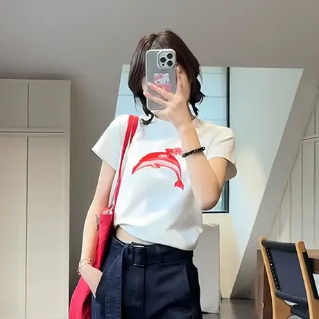 白色正肩短袖t恤红色海豚印花修身显瘦辣妹圆领常规复古宽松上衣商品大图