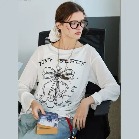 a02印花薄款微透斜肩文艺风罩衫2025春季宽松休闲女式T恤图片