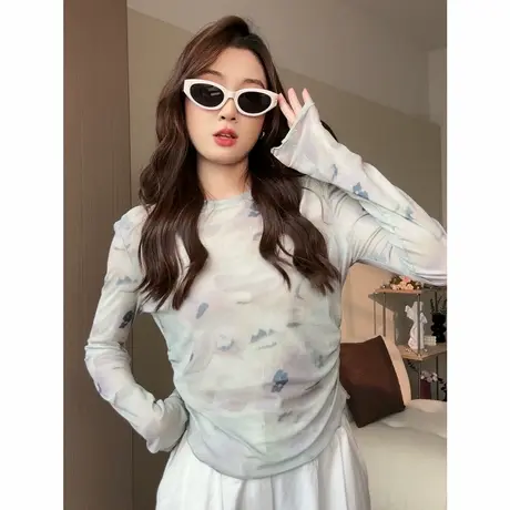 尔给设计感小众薄款网纱扎染短款上衣女夏2024新款长袖正肩T恤女图片