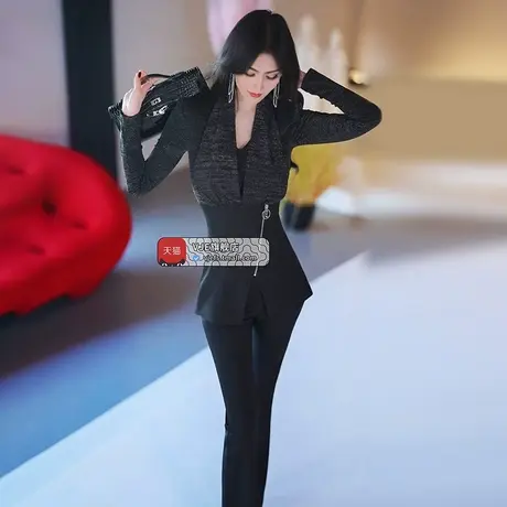 VJE春季围巾领上衣垂顺喇叭裤两件套新款设计感职业范套装商品大图