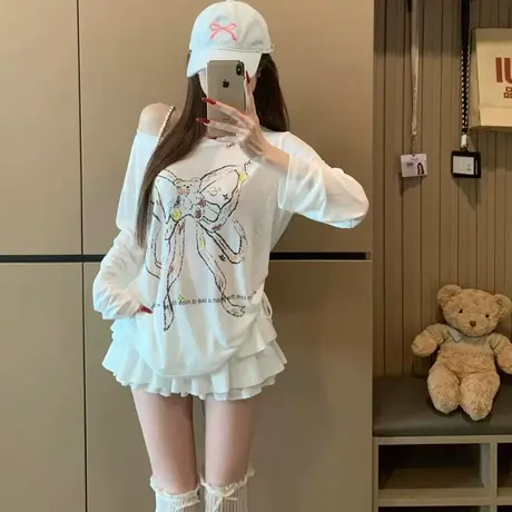 白色小熊蝴蝶结印花斜肩防晒长袖罩衫女夏季轻薄款微透防凉感上衣商品大图